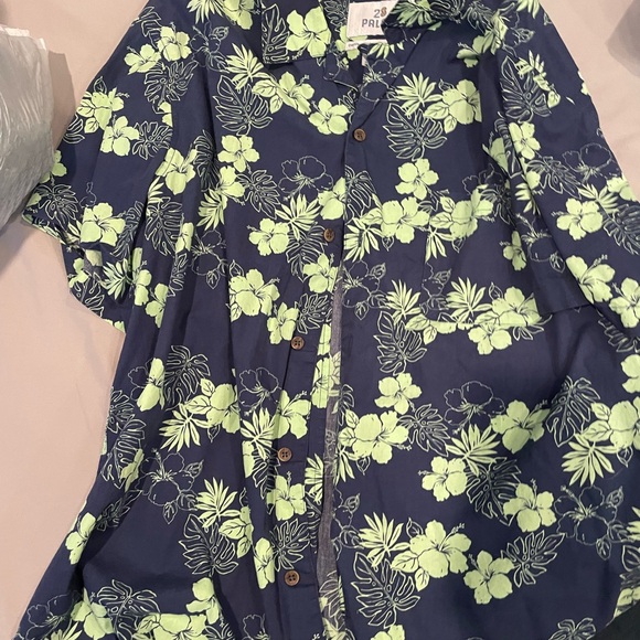 28 Palms Hawaiian shirts (size large, lot of 3) - Picture 2 of 4